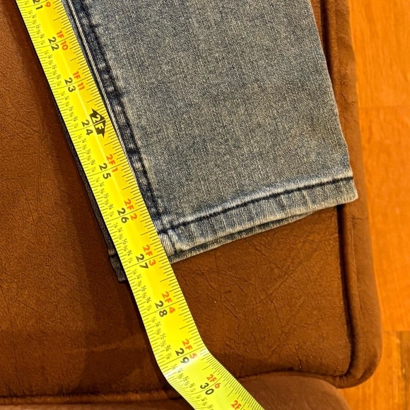 Classic Blue Women's Jeans - Picture 3 of 8